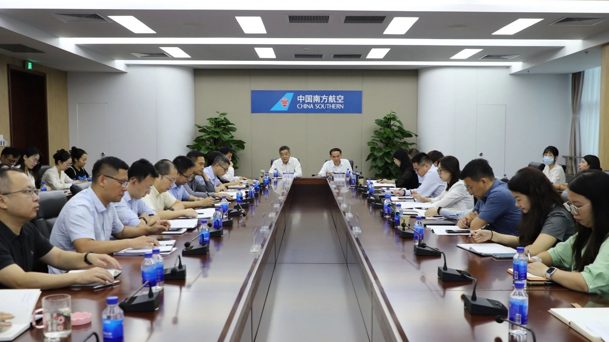 【会员动态】副会长单位南航租赁召开2025年中工作会